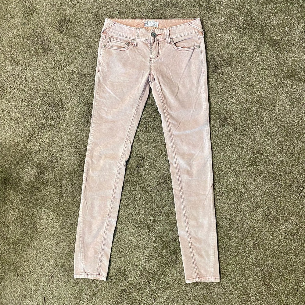Free People Corduroy pants/ skinny, lower rise, pale pink size 25.